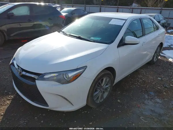 4T1BF1FK2HU391707 2017 TOYOTA CAMRY - Image 2