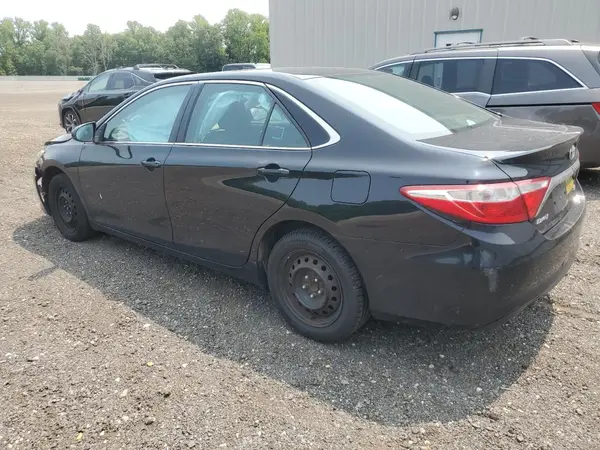 4T1BF1FK2HU393201 2017 TOYOTA CAMRY - Image 2