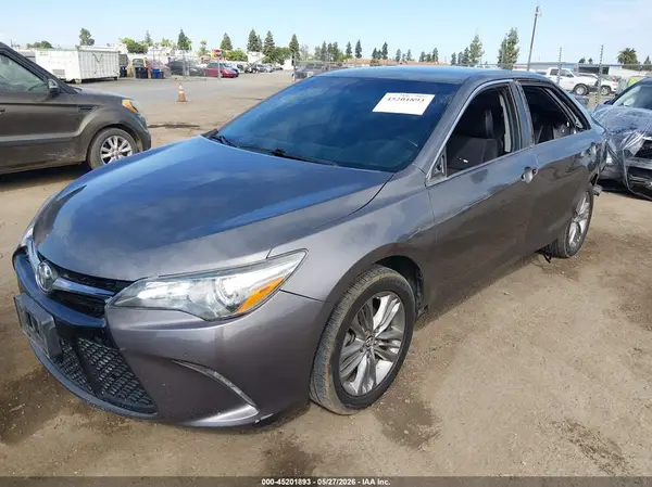 4T1BF1FK2HU393330 2017 TOYOTA CAMRY - Image 2
