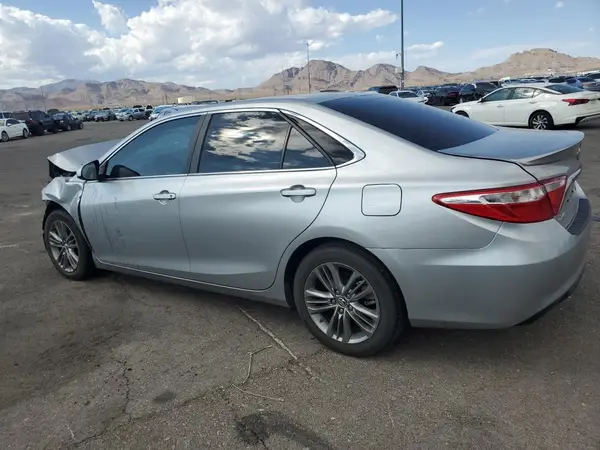 4T1BF1FK2HU393442 2017 TOYOTA CAMRY - Image 2