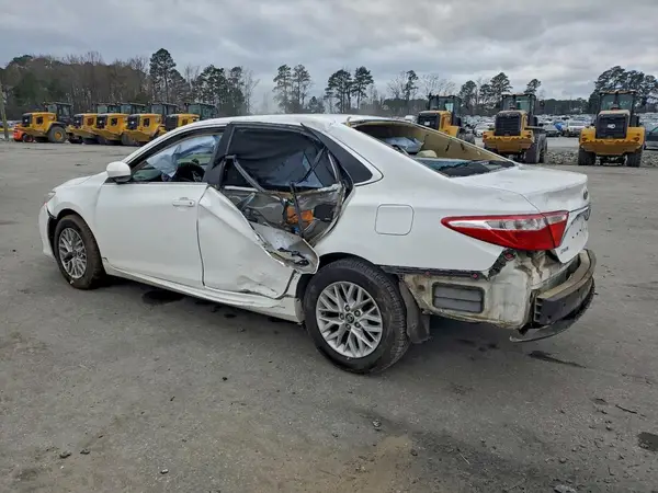 4T1BF1FK2HU394607 2017 TOYOTA CAMRY - Image 2