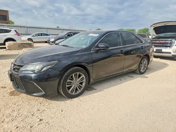 4T1BF1FK2HU395479 2017 TOYOTA CAMRY - Image 1