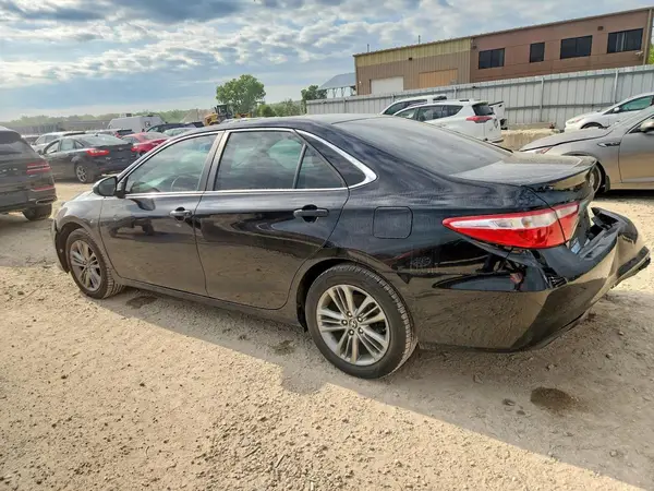 4T1BF1FK2HU395479 2017 TOYOTA CAMRY - Image 2