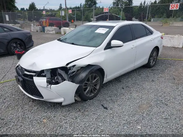 4T1BF1FK2HU395854 2017 TOYOTA CAMRY - Image 2