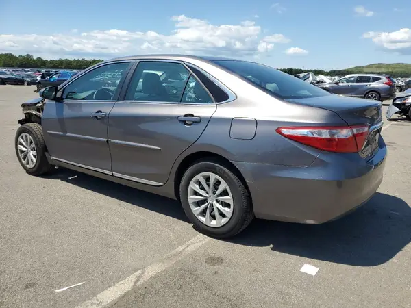 4T1BF1FK2HU396745 2017 TOYOTA CAMRY - Image 2