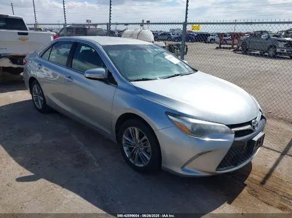 4T1BF1FK2HU397362 2017 TOYOTA CAMRY - Image 1
