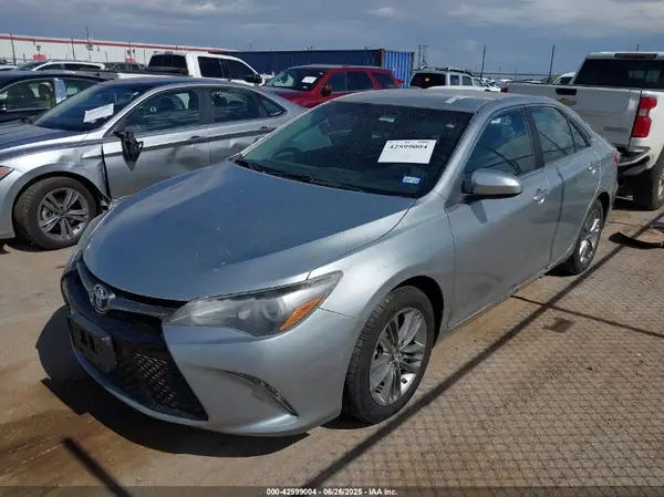 4T1BF1FK2HU397362 2017 TOYOTA CAMRY - Image 2
