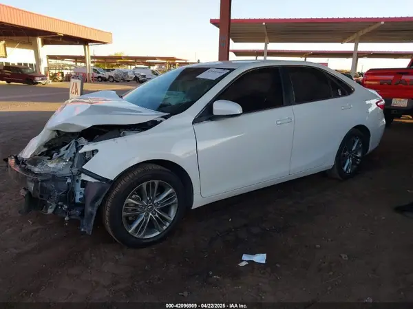 4T1BF1FK2HU397913 2017 TOYOTA CAMRY - Image 2