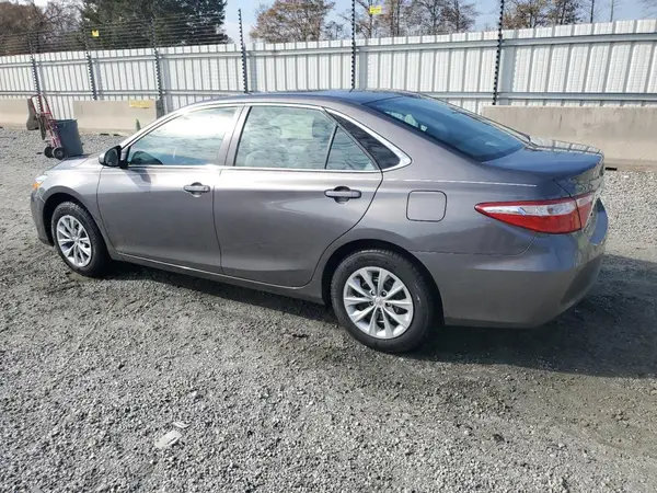 4T1BF1FK2HU398401 2017 TOYOTA CAMRY - Image 2