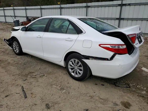 4T1BF1FK2HU398513 2017 TOYOTA CAMRY - Image 2