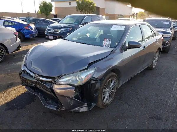 4T1BF1FK2HU399127 2017 TOYOTA CAMRY - Image 2