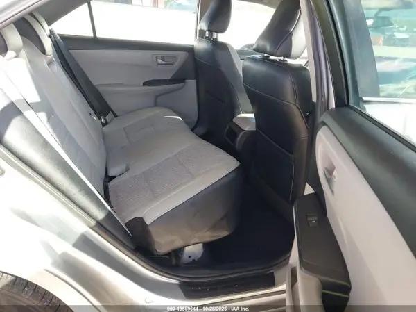 4T1BF1FK2HU400325 2017 TOYOTA CAMRY - Image 8