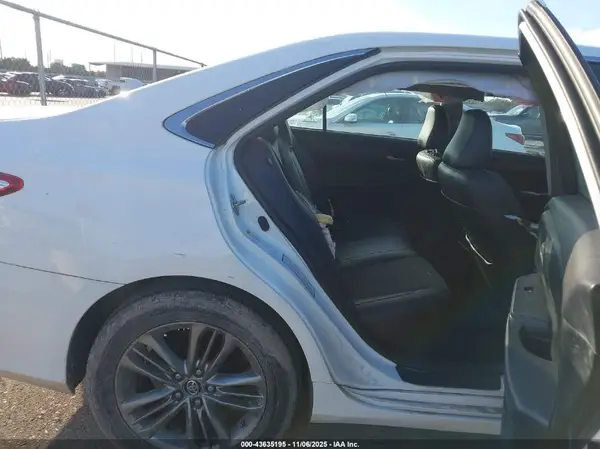 4T1BF1FK2HU402267 2017 TOYOTA CAMRY - Image 8