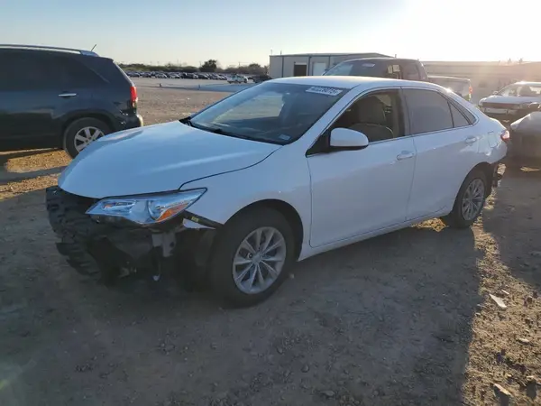 4T1BF1FK2HU402401 2017 TOYOTA CAMRY - Image 1