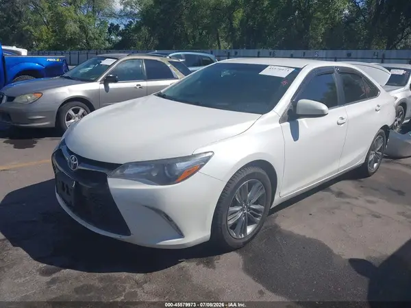 4T1BF1FK2HU403323 2017 TOYOTA CAMRY - Image 2