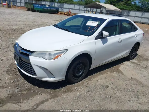 4T1BF1FK2HU404844 2017 TOYOTA CAMRY - Image 2