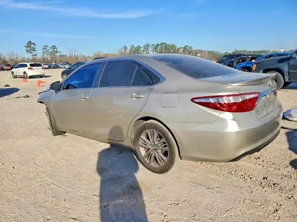 4T1BF1FK2HU405881 2017 TOYOTA CAMRY - Image 2