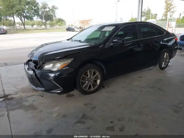 4T1BF1FK2HU406738 2017 TOYOTA CAMRY - Image 2