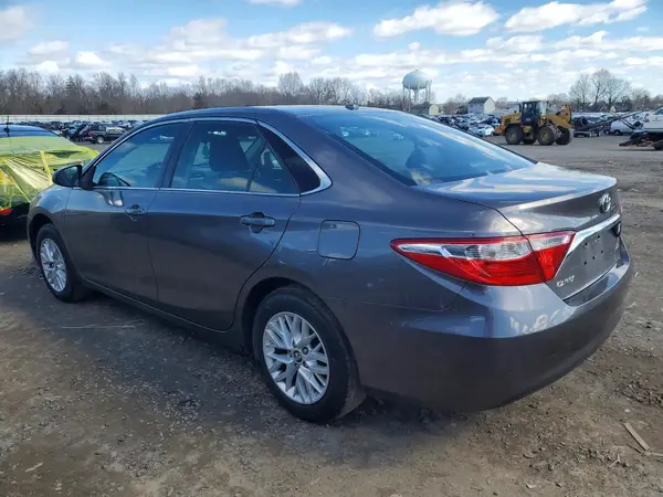 4T1BF1FK2HU408442 2017 TOYOTA CAMRY - Image 2