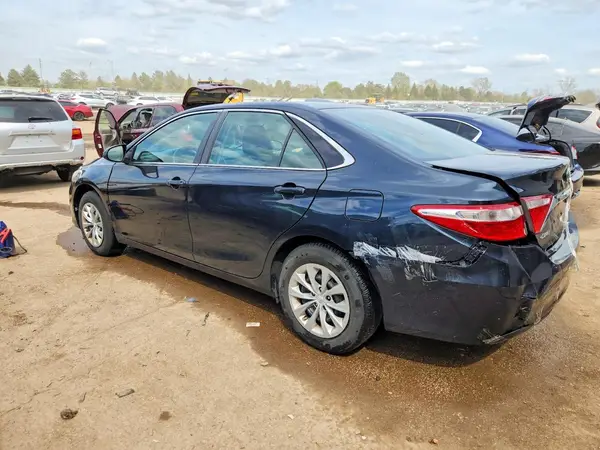 4T1BF1FK2HU411275 2017 TOYOTA CAMRY - Image 2