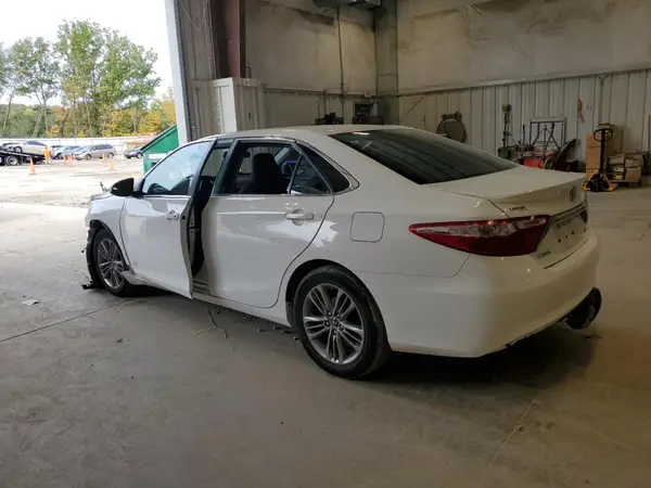 4T1BF1FK2HU413639 2017 TOYOTA CAMRY - Image 2
