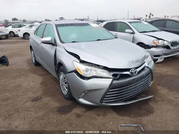 4T1BF1FK2HU413690 2017 TOYOTA CAMRY - Image 1