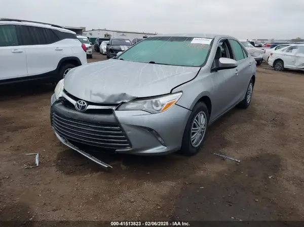4T1BF1FK2HU413690 2017 TOYOTA CAMRY - Image 2