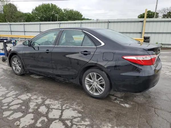 4T1BF1FK2HU415763 2017 TOYOTA CAMRY - Image 2