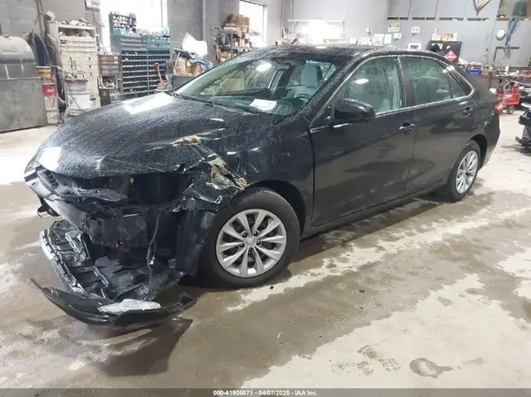 4T1BF1FK2HU416203 2017 TOYOTA CAMRY - Image 2