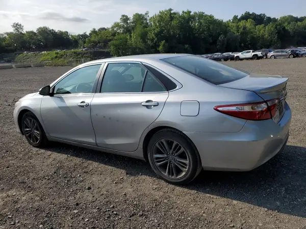 4T1BF1FK2HU416945 2017 TOYOTA CAMRY - Image 2