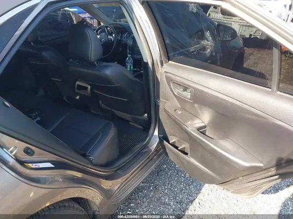 4T1BF1FK2HU417142 2017 TOYOTA CAMRY - Image 8