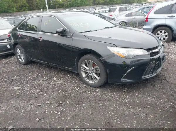 4T1BF1FK2HU419182 2017 TOYOTA CAMRY - Image 1