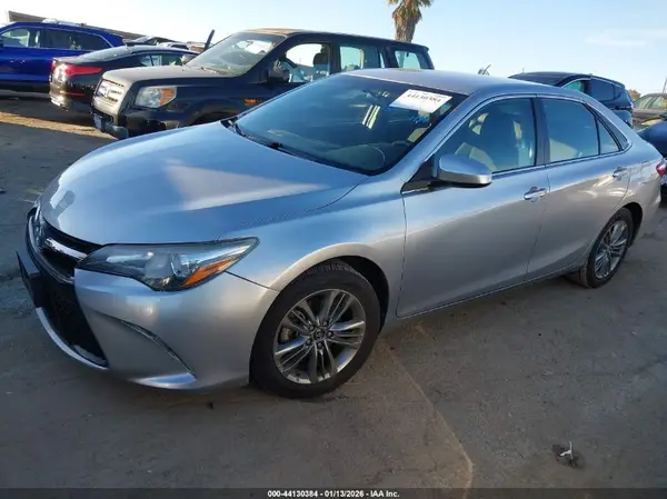 4T1BF1FK2HU419215 2017 TOYOTA CAMRY - Image 2