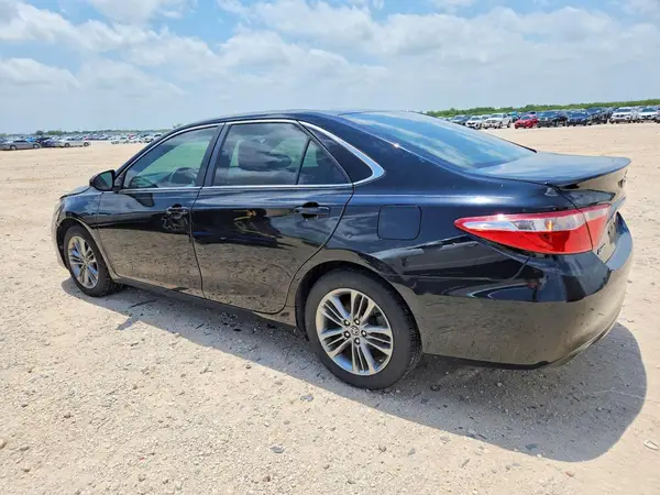 4T1BF1FK2HU422860 2017 TOYOTA CAMRY - Image 2