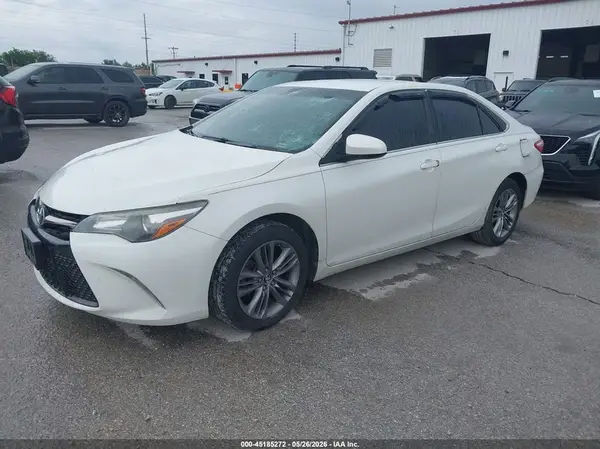4T1BF1FK2HU423071 2017 TOYOTA CAMRY - Image 2