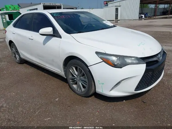 4T1BF1FK2HU423796 2017 TOYOTA CAMRY - Image 1