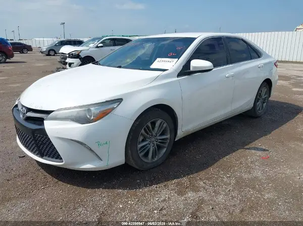 4T1BF1FK2HU423796 2017 TOYOTA CAMRY - Image 2