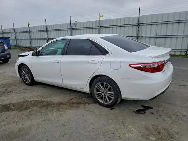 4T1BF1FK2HU424785 2017 TOYOTA CAMRY - Image 2