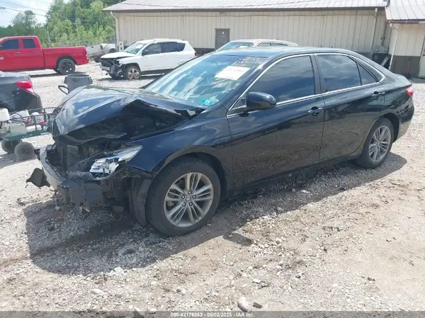 4T1BF1FK2HU424933 2017 TOYOTA CAMRY - Image 2