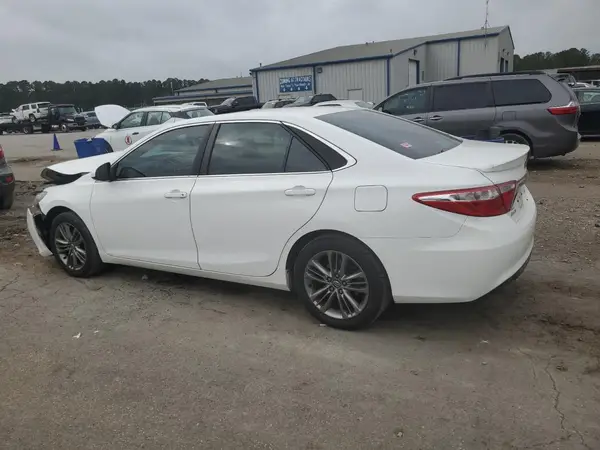 4T1BF1FK2HU425502 2017 TOYOTA CAMRY - Image 2