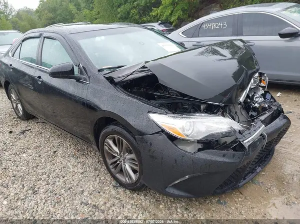 4T1BF1FK2HU427654 2017 TOYOTA CAMRY - Image 1