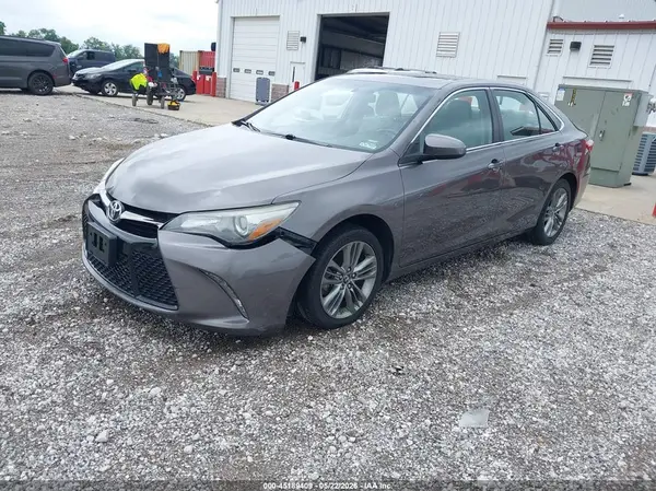 4T1BF1FK2HU428285 2017 TOYOTA CAMRY - Image 2