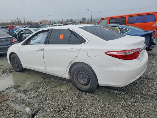 4T1BF1FK2HU428481 2017 TOYOTA CAMRY - Image 2