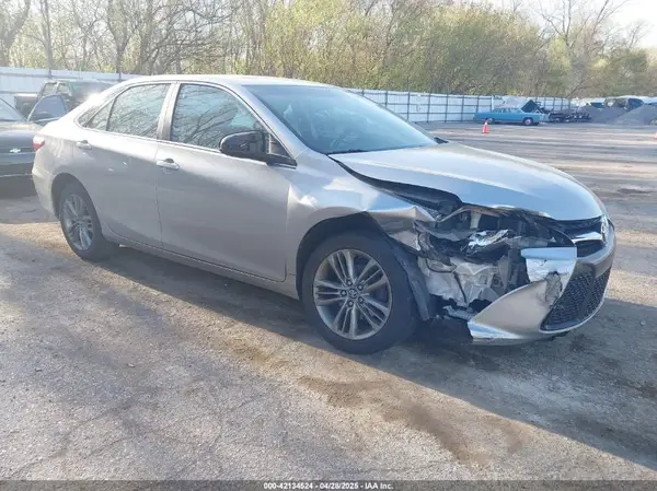 4T1BF1FK2HU428898 2017 TOYOTA CAMRY - Image 1