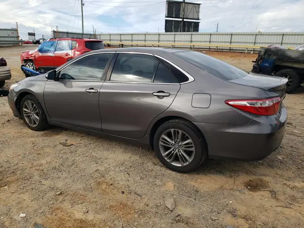 4T1BF1FK2HU429453 2017 TOYOTA CAMRY - Image 2