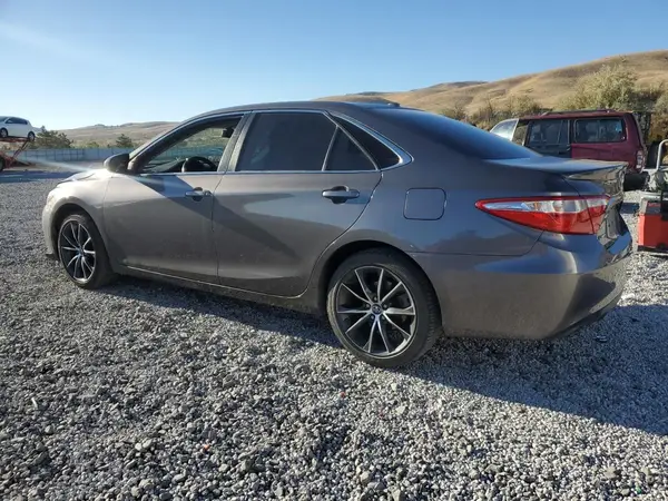 4T1BF1FK2HU429694 2017 TOYOTA CAMRY - Image 2