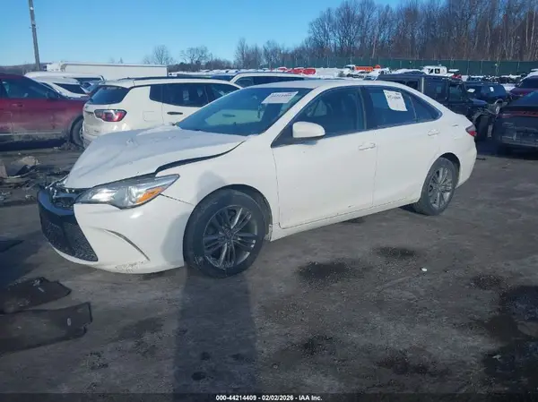 4T1BF1FK2HU430232 2017 TOYOTA CAMRY - Image 2