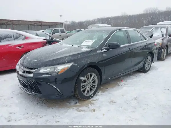 4T1BF1FK2HU430988 2017 TOYOTA CAMRY - Image 2