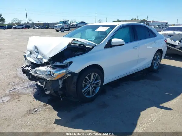 4T1BF1FK2HU431347 2017 TOYOTA CAMRY - Image 2