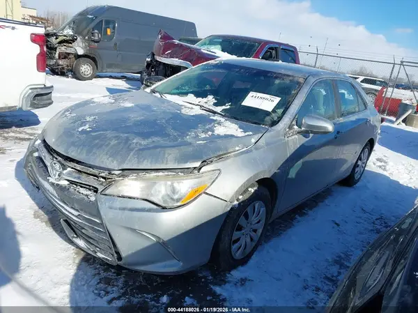 4T1BF1FK2HU431459 2017 TOYOTA CAMRY - Image 2
